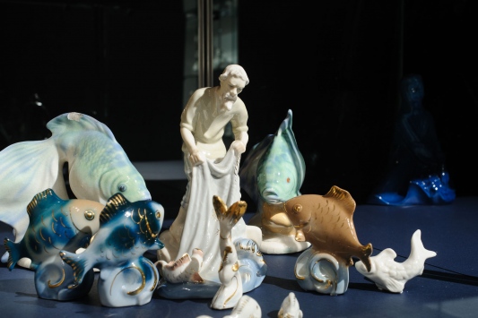 Figurine exhibition design for Riga Porcelain Museum, 2013